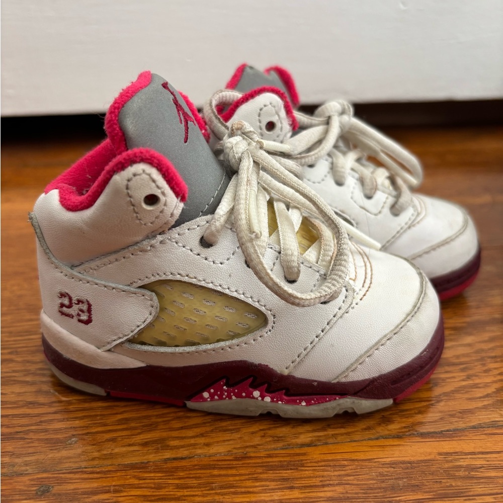 Bundle of Two. Jordan White/Red Sneakers Retro 5 Size T4 and Retro 3 Size T6